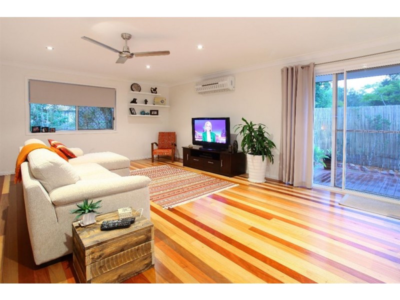 207 Dugandan St, Nerang QLD 4211