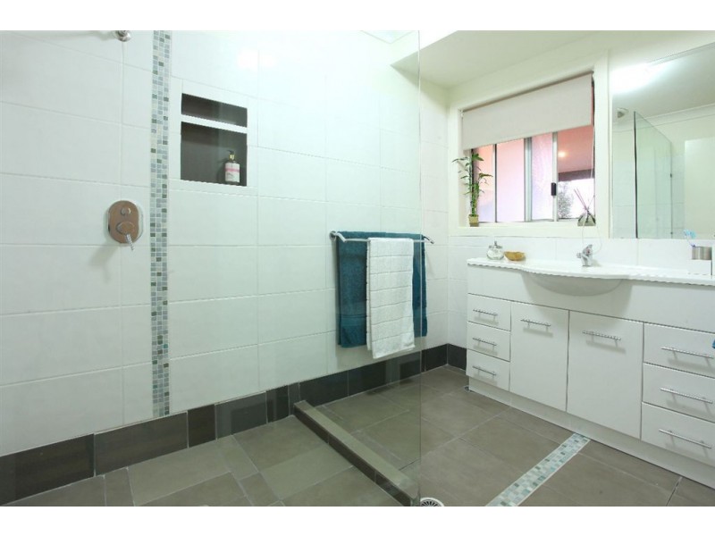 207 Dugandan St, Nerang QLD 4211