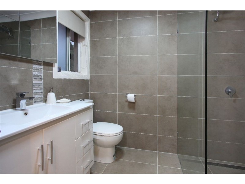 207 Dugandan St, Nerang QLD 4211