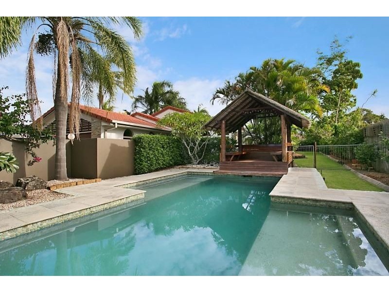 4 Heatherton St, Robina QLD 4226