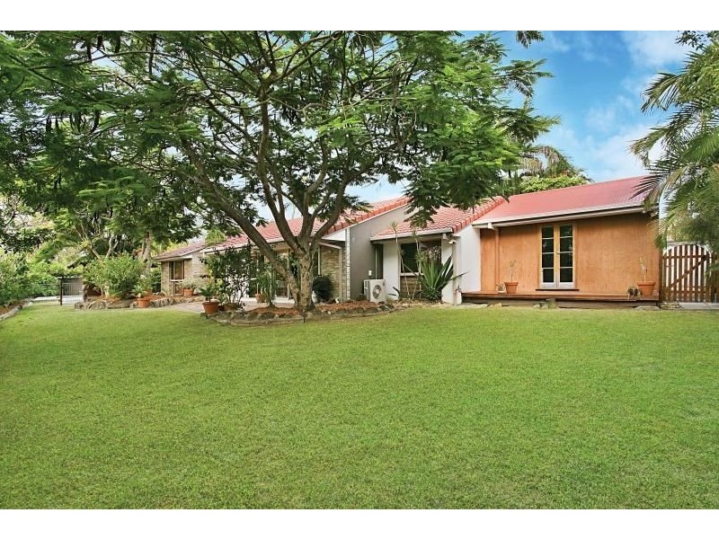 4 Heatherton St, Robina QLD 4226