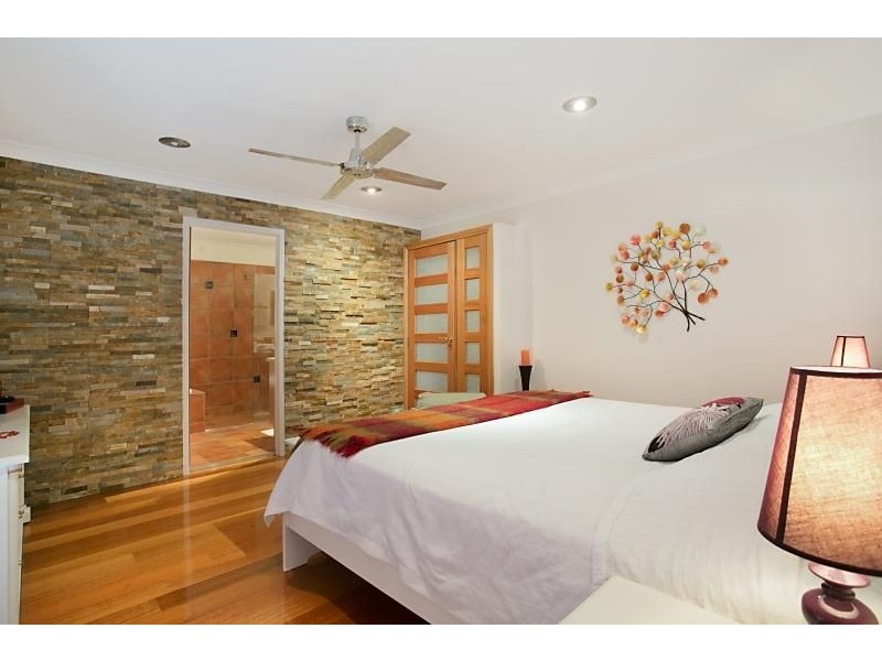 4 Heatherton St, Robina QLD 4226