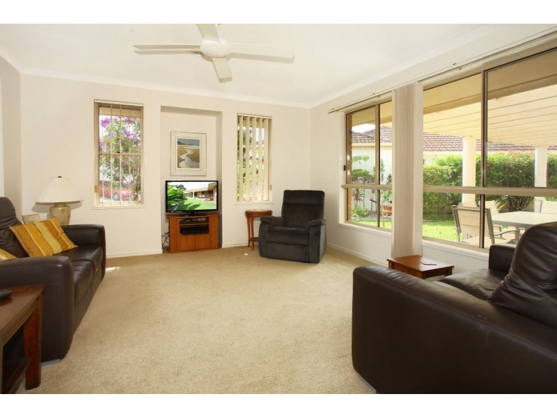 38 Cedarwood Cres, Robina QLD 4226