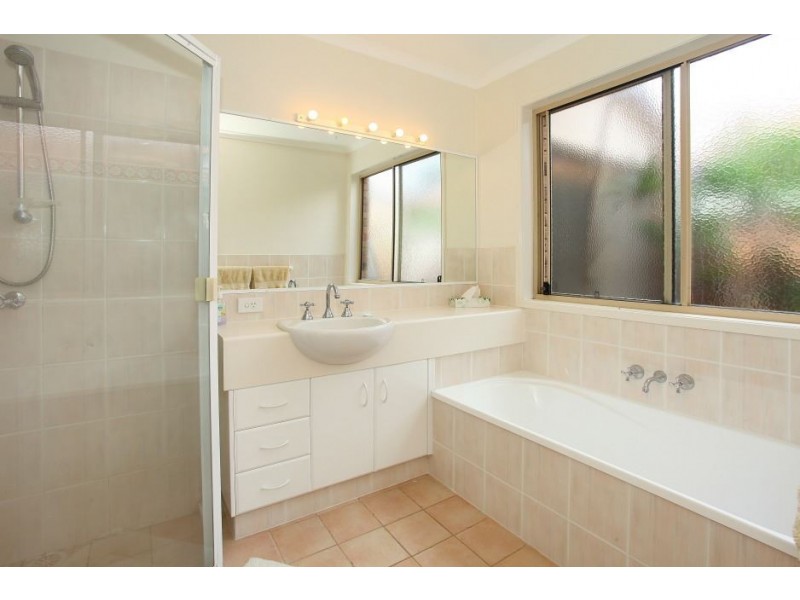 38 Cedarwood Cres, Robina QLD 4226