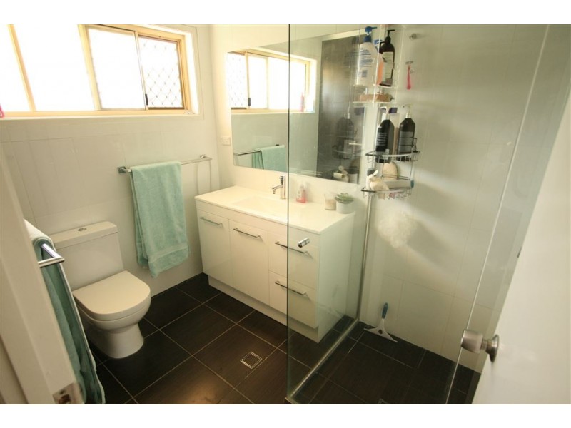 2/4 Woburn Place, Burleigh Waters QLD 4220