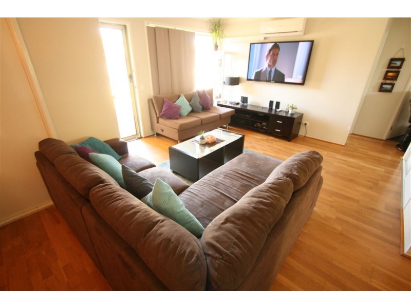 2/4 Woburn Place, Burleigh Waters QLD 4220