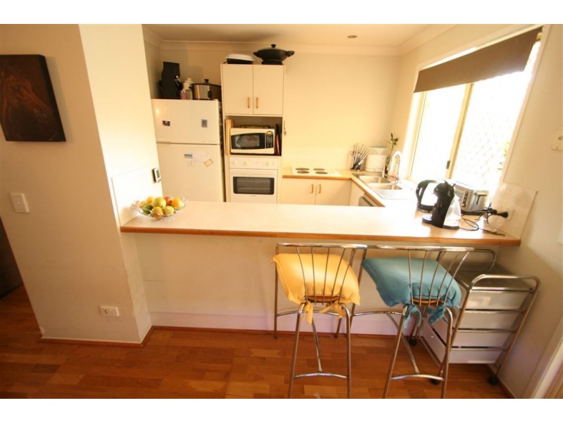 2/4 Woburn Place, Burleigh Waters QLD 4220