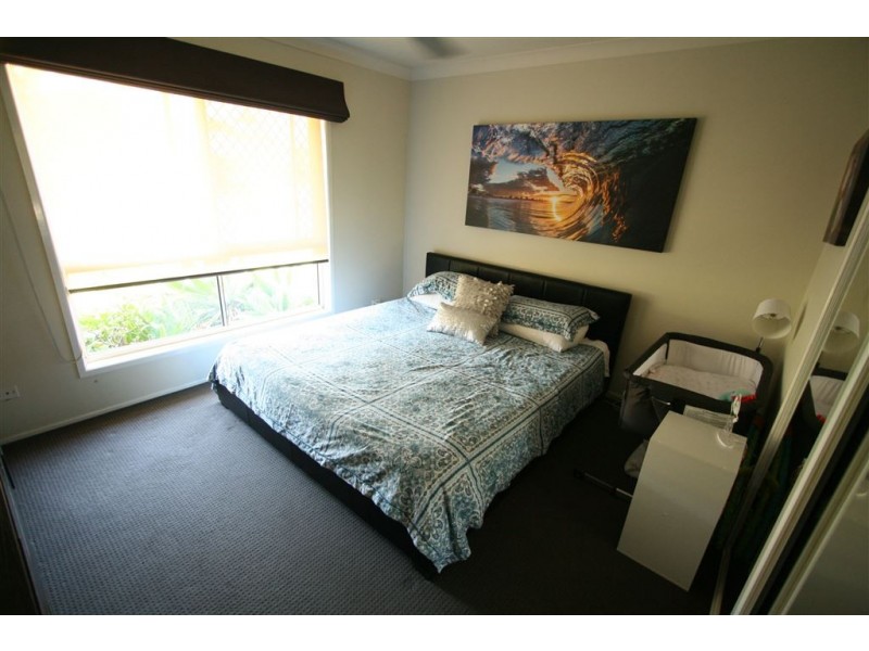 2/4 Woburn Place, Burleigh Waters QLD 4220
