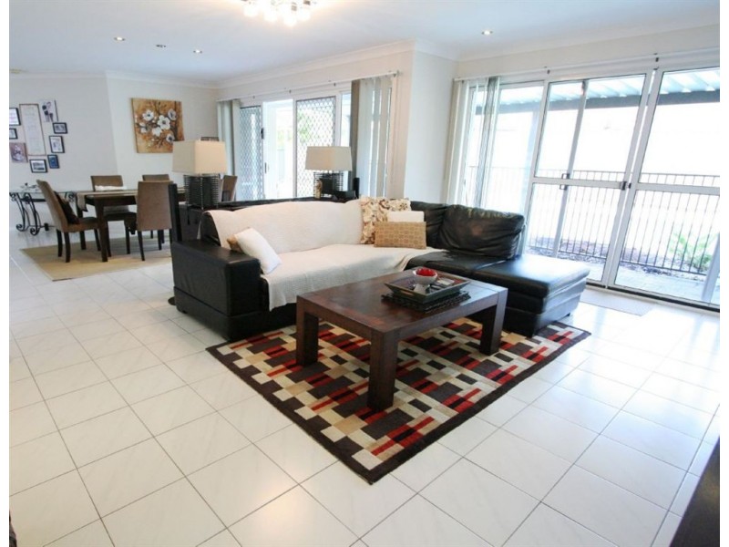 105 Glen Eagles Dr, Robina QLD 4226