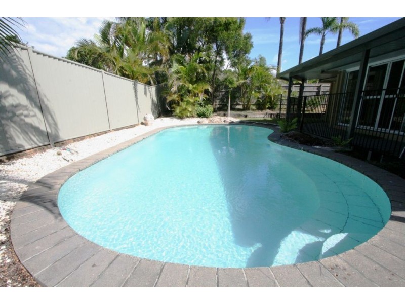 105 Glen Eagles Dr, Robina QLD 4226