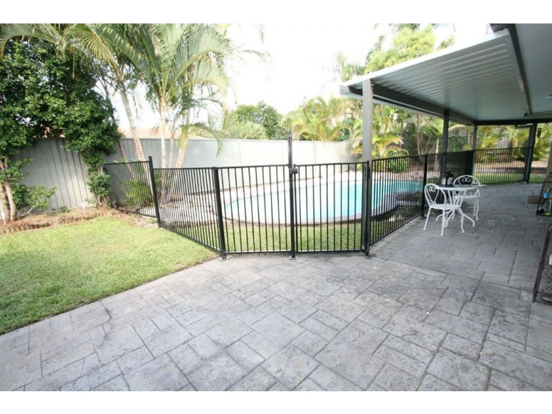 105 Glen Eagles Dr, Robina QLD 4226