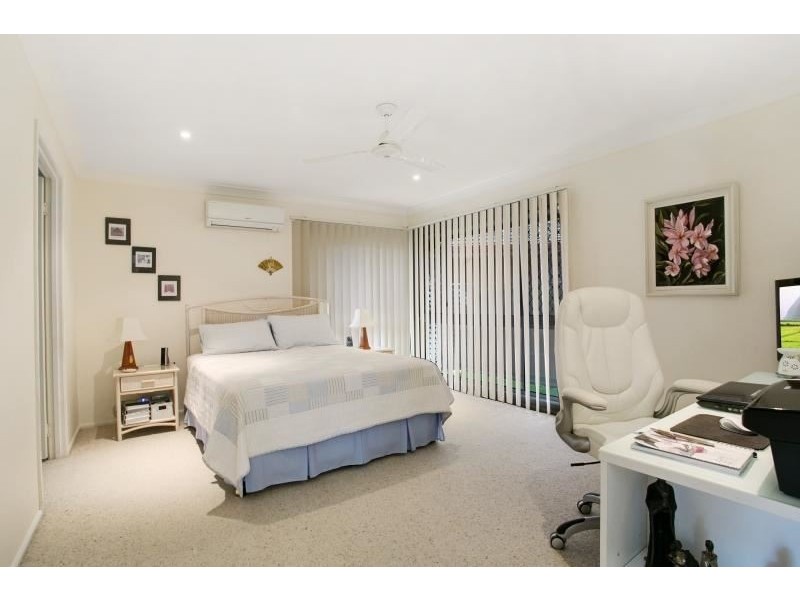 17 Birkdale St, Robina QLD 4226