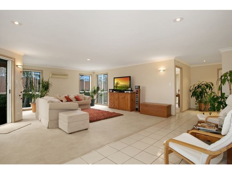 22 Birkdale St, Robina QLD 4226