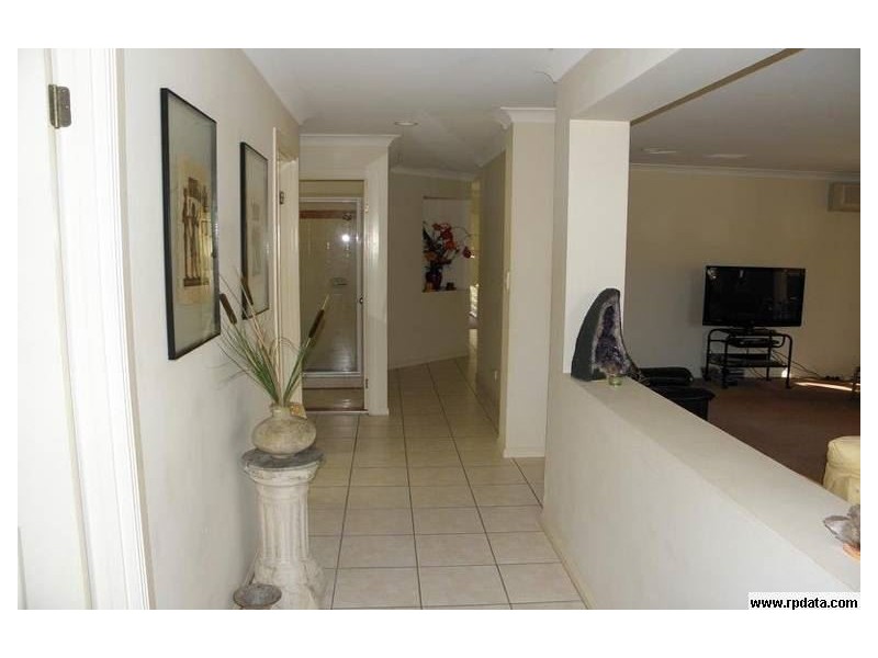 32 Cedarwood Cr, Robina QLD 4226