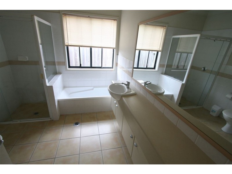 10 Nardoo St, Robina QLD 4226