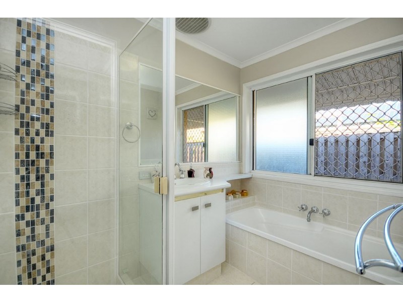 14 Swinburne St, Varsity Lakes QLD 4227