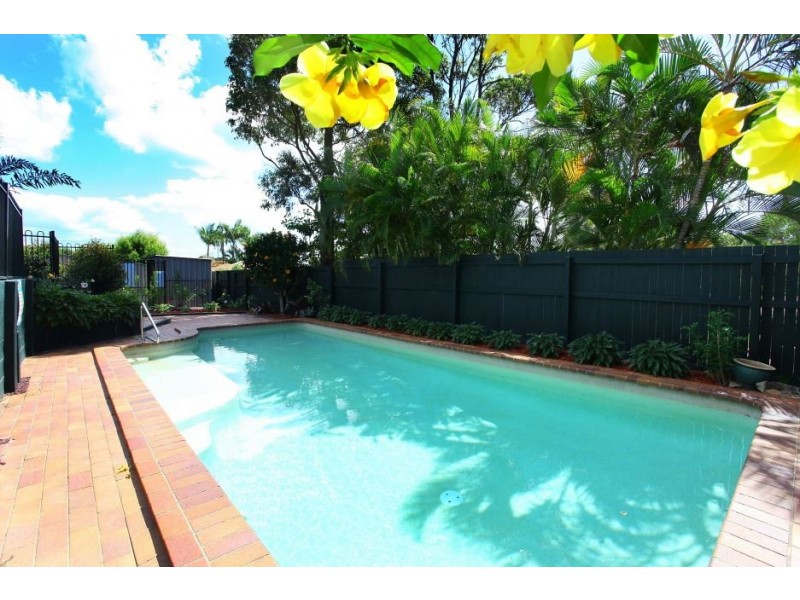 8 Carlingford Pl, Robina QLD 4226