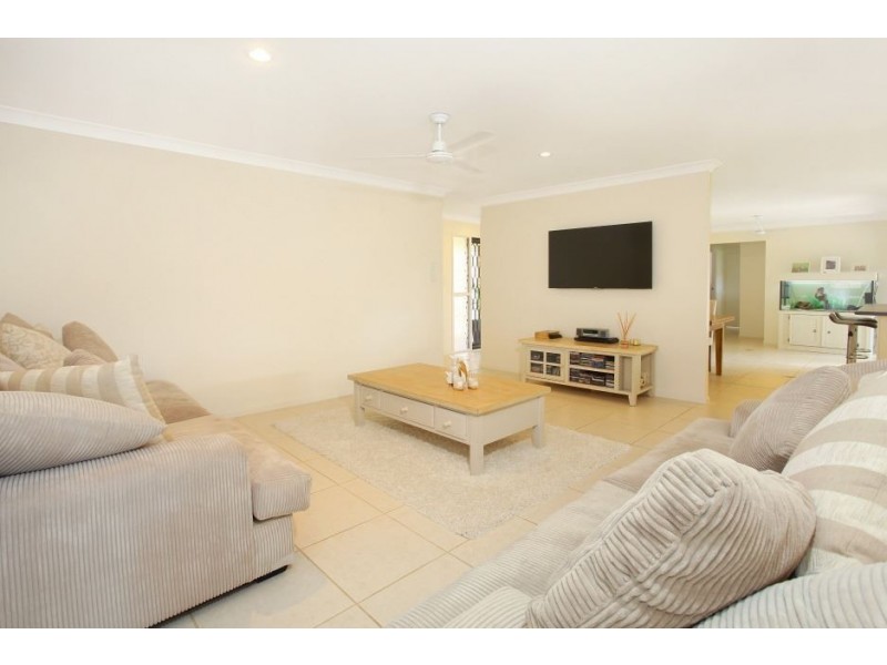 8 Carlingford Pl, Robina QLD 4226