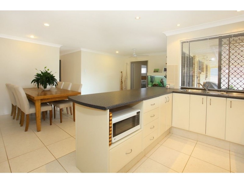 8 Carlingford Pl, Robina QLD 4226