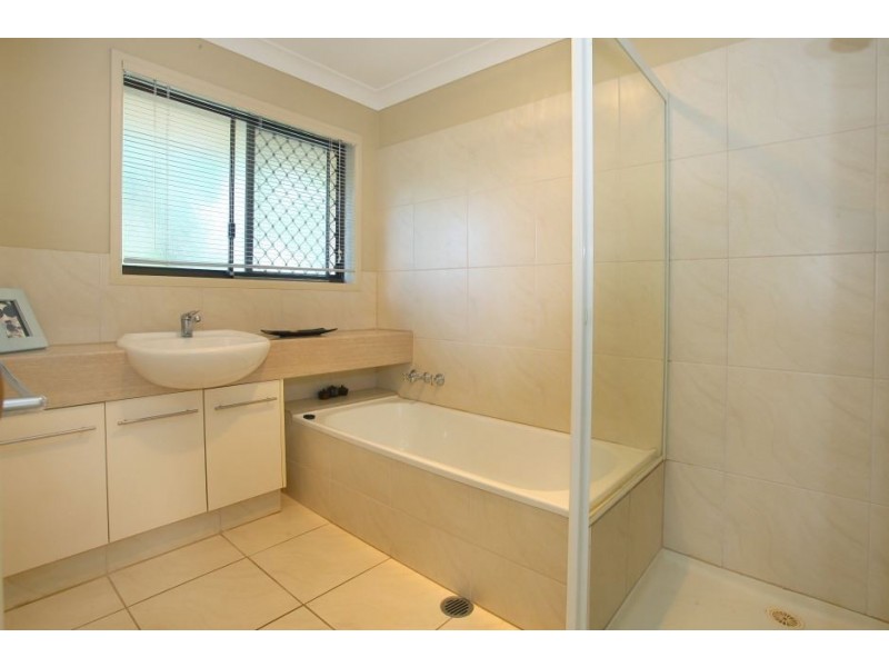 10 Longueville Ct, Robina QLD 4226