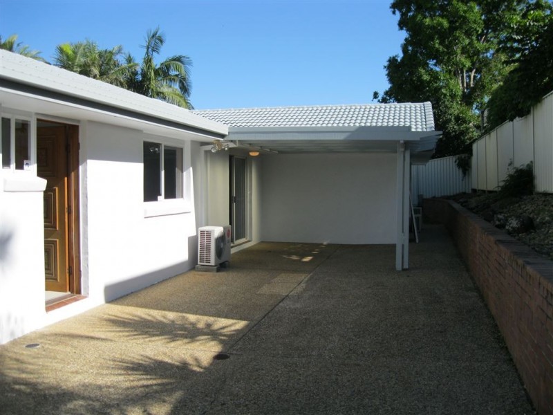 5 Carnoustie Crt, Robina QLD 4226