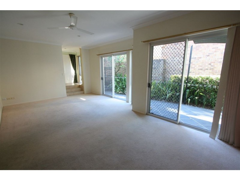 12 Ballyliffen Ct, Robina QLD 4226