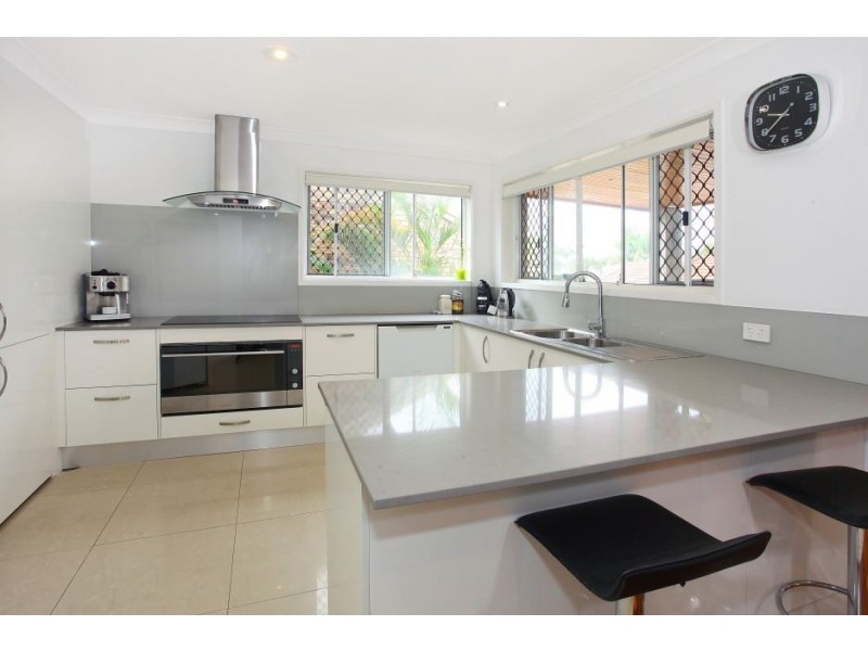 6 Prestwick Court, Robina QLD 4226