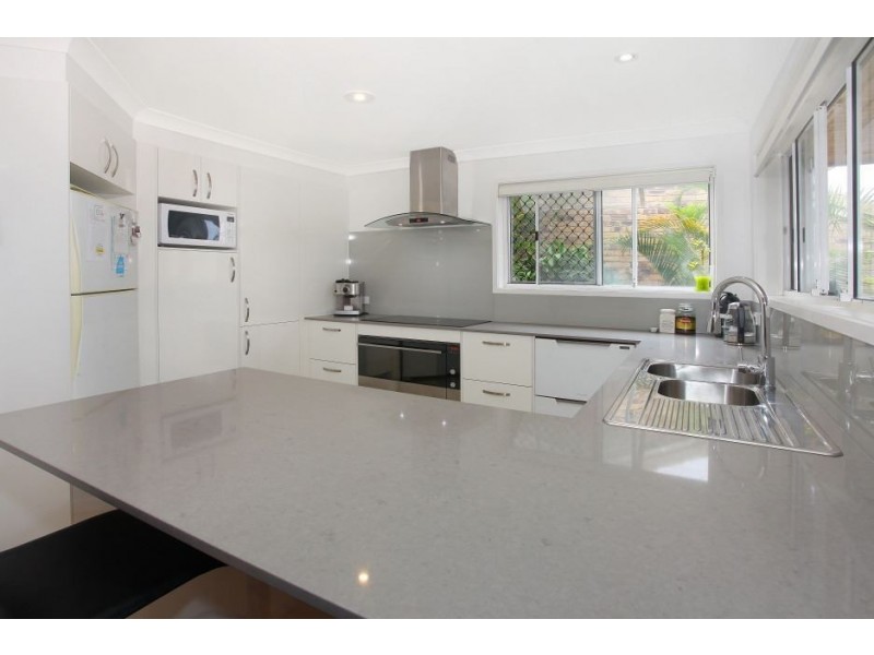 6 Prestwick Court, Robina QLD 4226