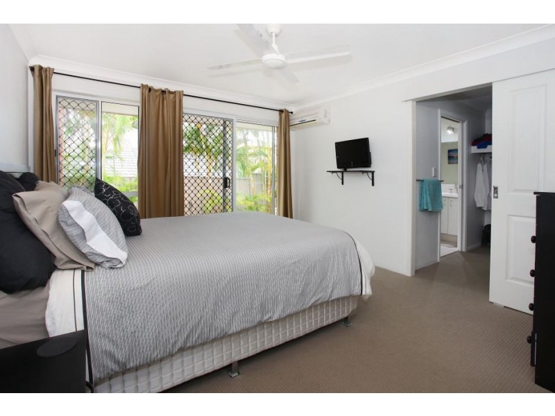 6 Prestwick Court, Robina QLD 4226