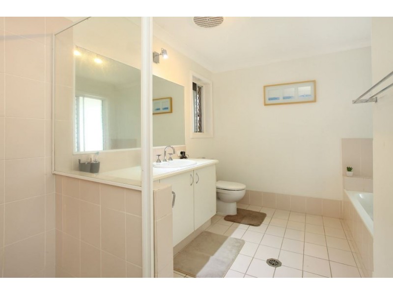 6 Prestwick Court, Robina QLD 4226