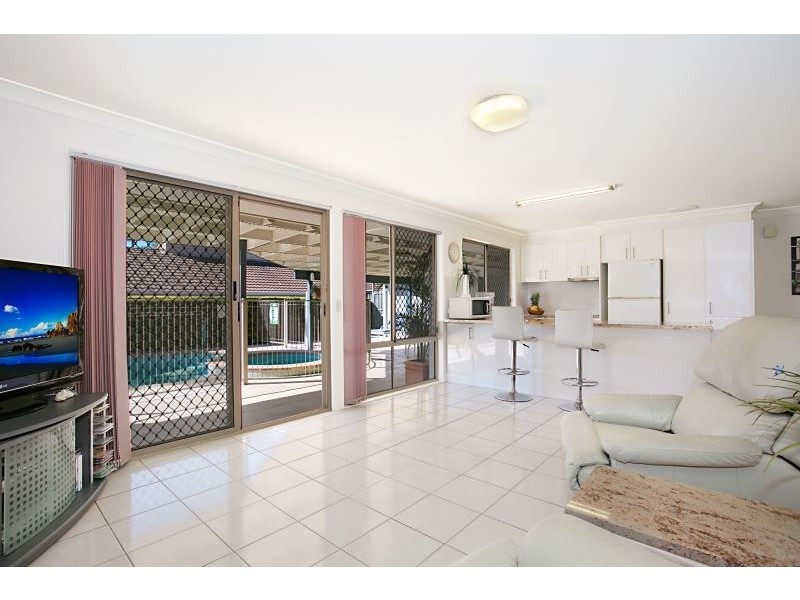 81 Thorngate Dr, Robina QLD 4226