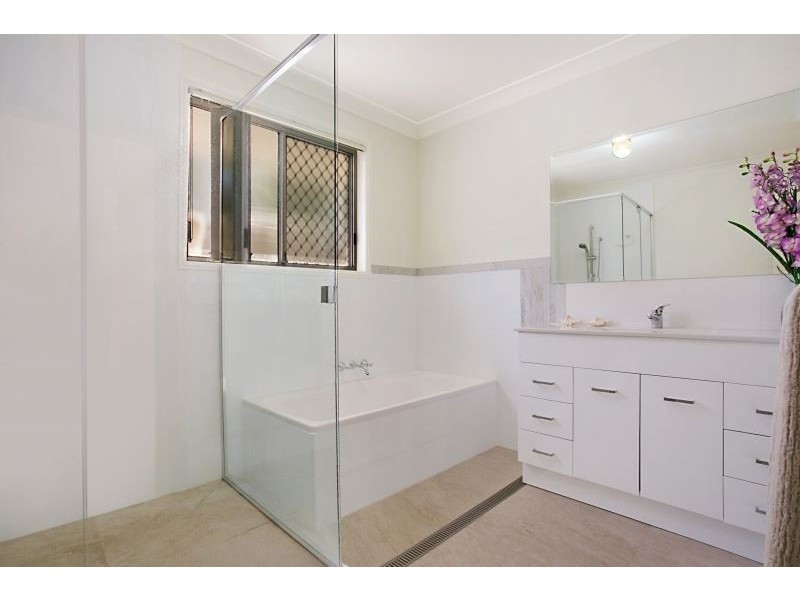 81 Thorngate Dr, Robina QLD 4226