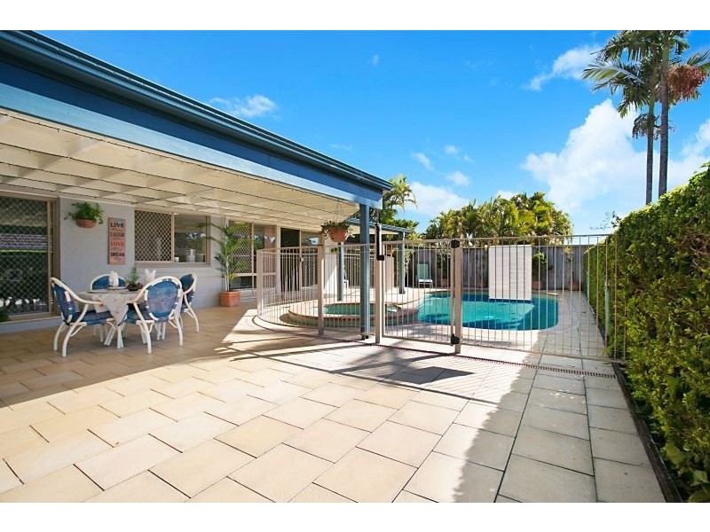 81 Thorngate Dr, Robina QLD 4226