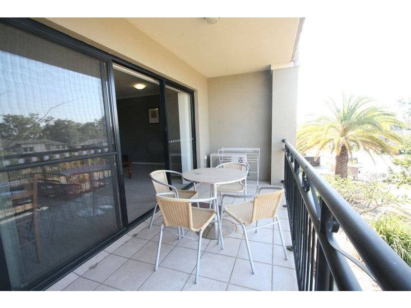 27/2 Geraldton Drive, Varsity Lakes QLD 4227