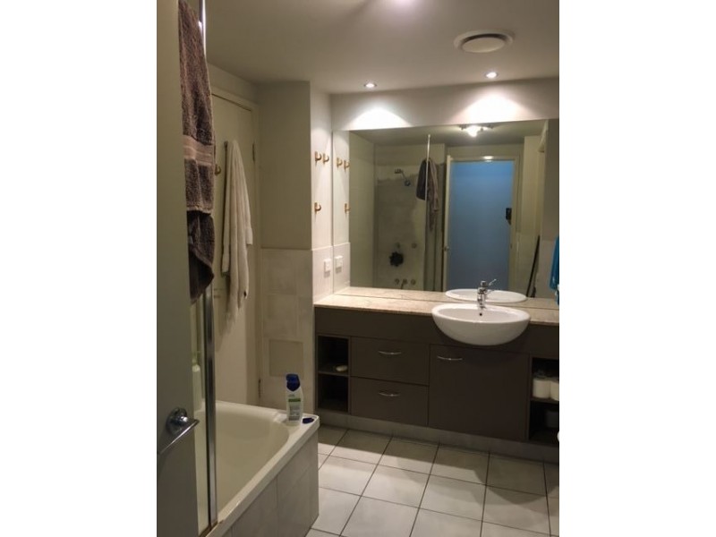 27/2 Geraldton Drive, Varsity Lakes QLD 4227