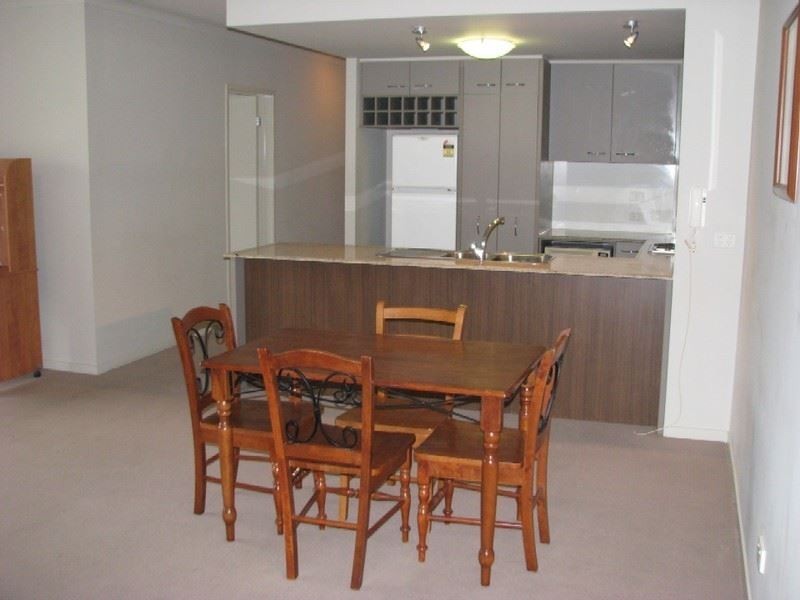 27/2 Geraldton Drive, Varsity Lakes QLD 4227