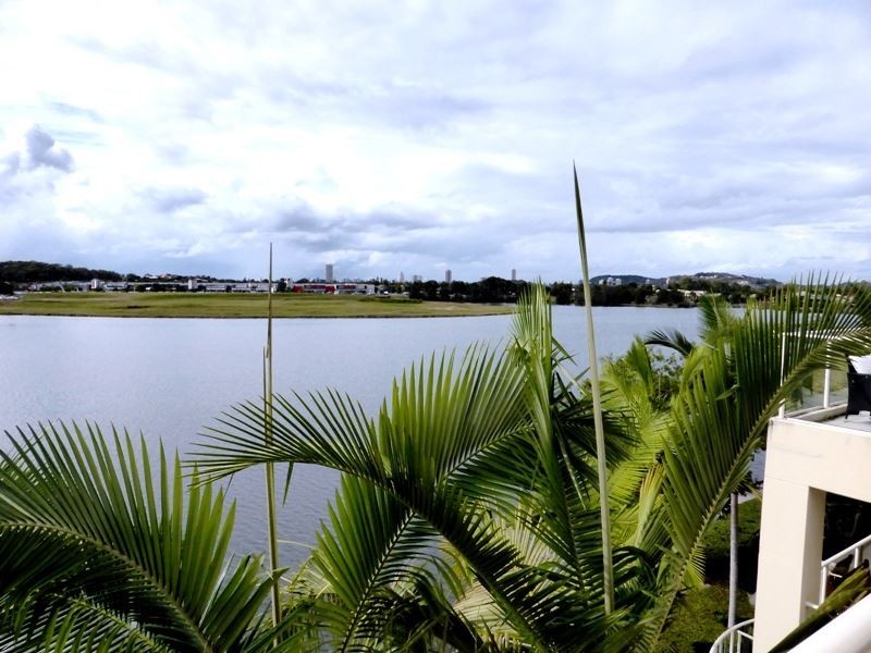 200/251 Varsity Parade, Varsity Lakes QLD 4227