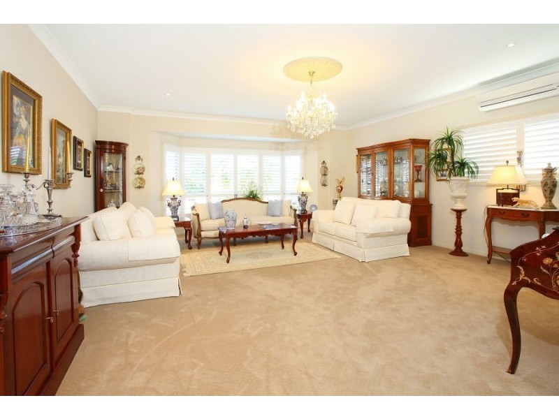 20 Meadowlake Dr, Carrara QLD 4211