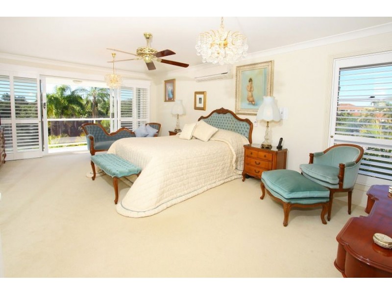 20 Meadowlake Dr, Carrara QLD 4211