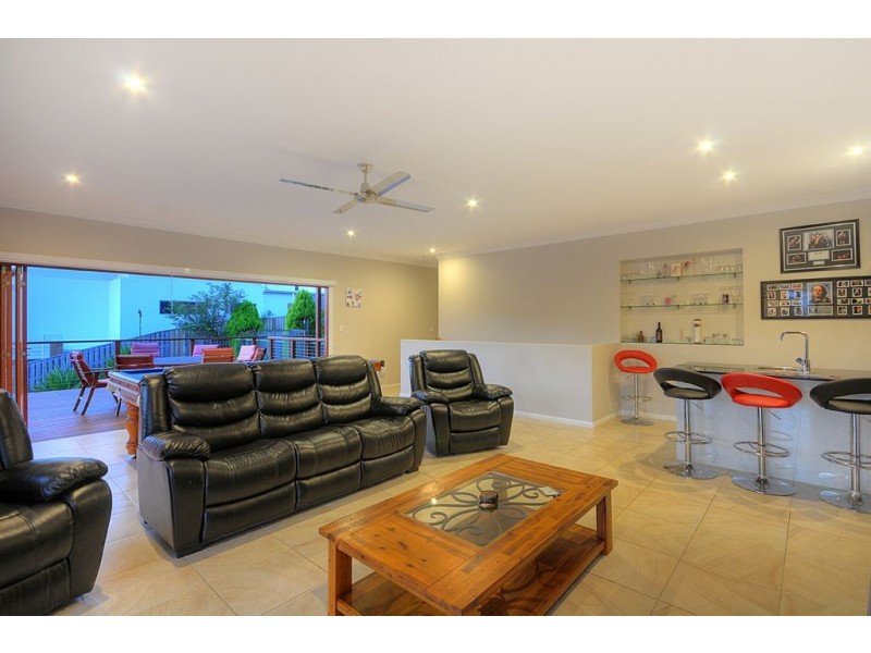 4 Barden Ridge Rd, Reedy Creek QLD 4227