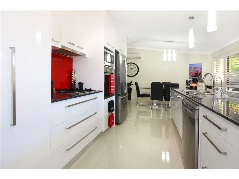 54 Newport Dr, Robina QLD 4226