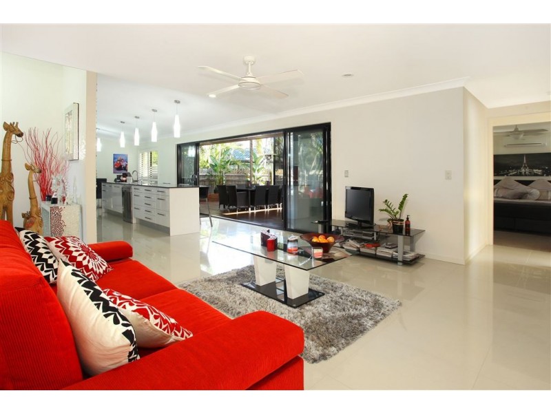 54 Newport Dr, Robina QLD 4226