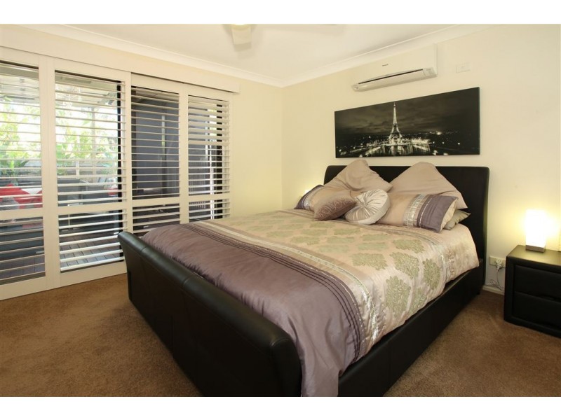 54 Newport Dr, Robina QLD 4226