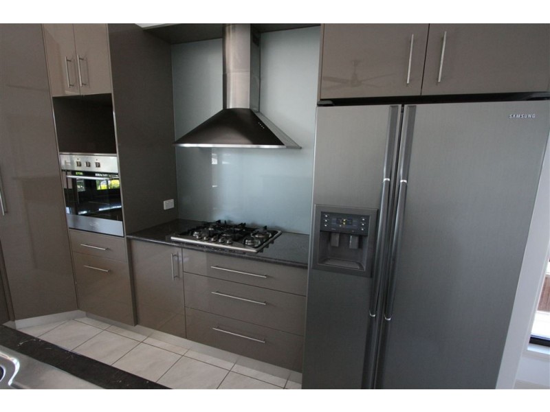 8 Aquarius St, Reedy Creek QLD 4227