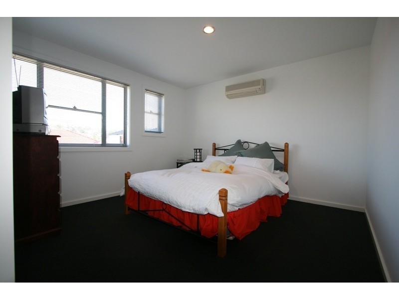 13 Shorehaven Pl, Varsity Lakes QLD 4227