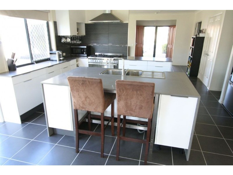 35 Nardoo St, Robina QLD 4226