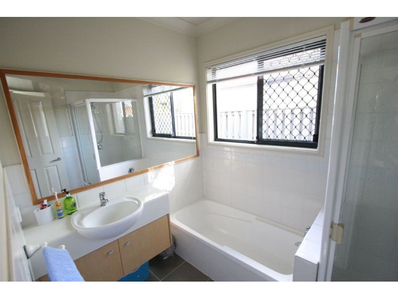 35 Nardoo St, Robina QLD 4226