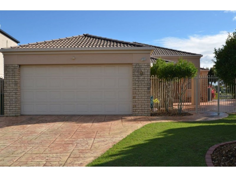 9 Cornell Ct, Varsity Lakes QLD 4227