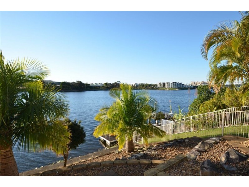 9 Cornell Ct, Varsity Lakes QLD 4227