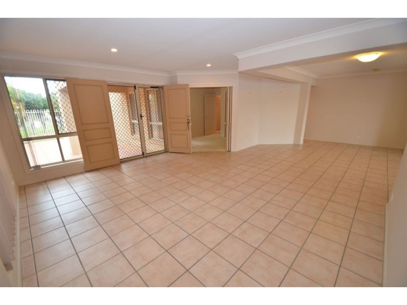 9 Cornell Ct, Varsity Lakes QLD 4227